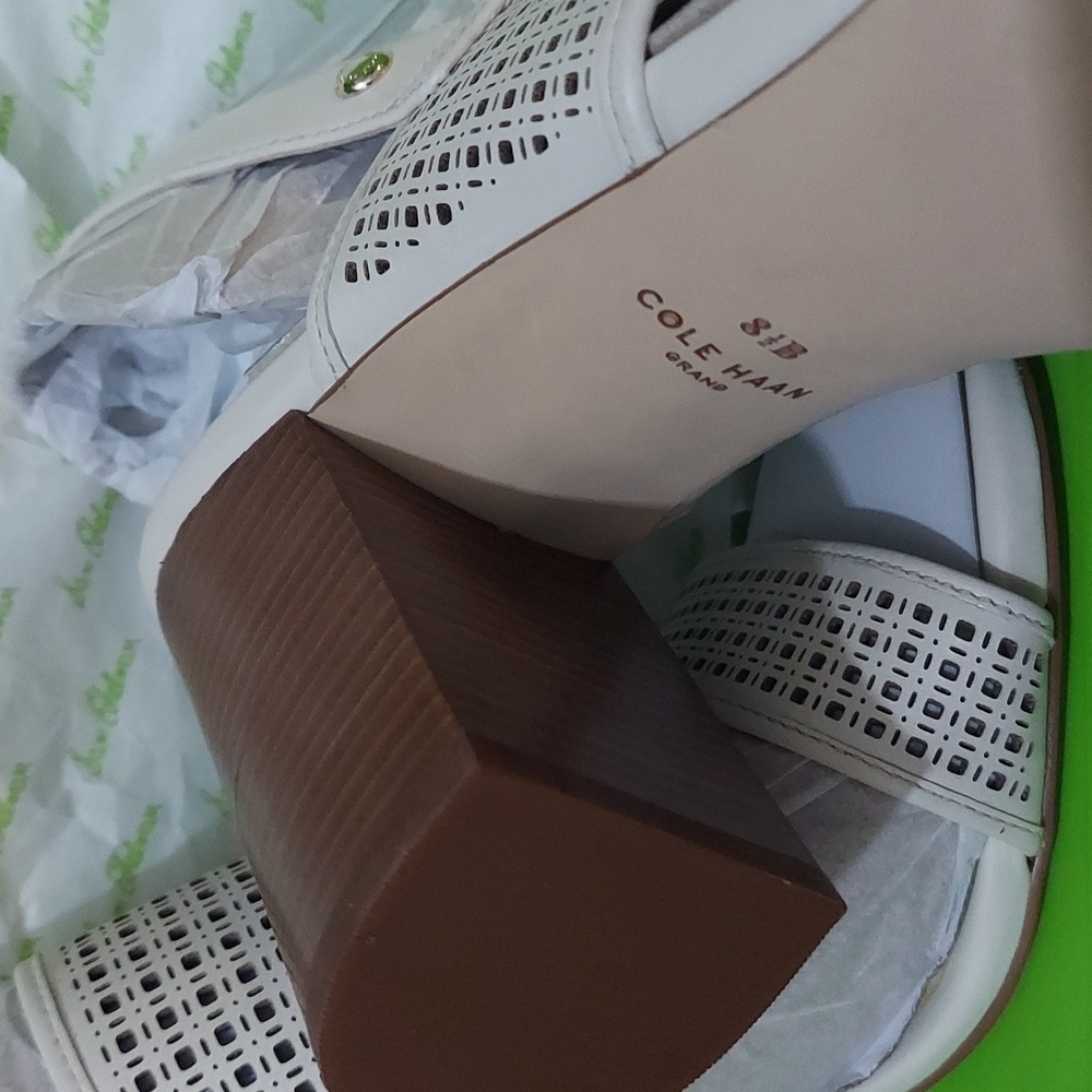 Cole Haan. Likes new.5 - Picture 6 of 7